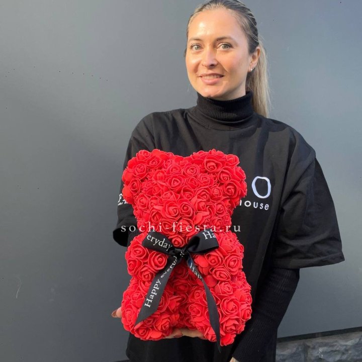 Медведь из роз красный в Тольятти