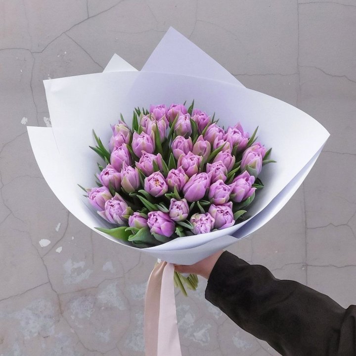 35 сиреневых тюльпанов в Тольятти