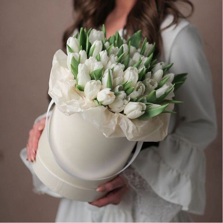 Тюльпаны в цилиндре  в Тольятти