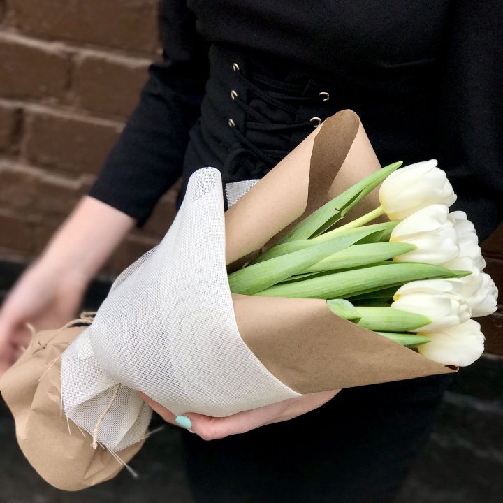 Букет белых тюльпанов в Тольятти